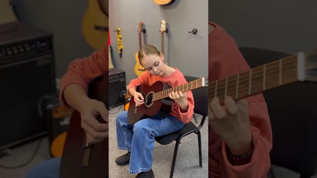 Классическая гитара в Music Star