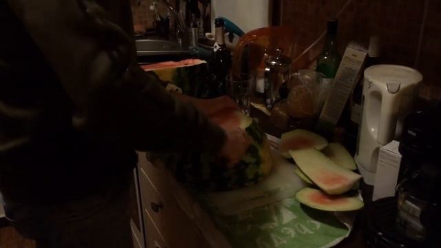 Как правильно чистить арбуз смотреть онлайн