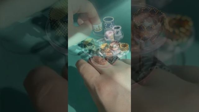 Только брендовые кольца?!#shorts#украшения#бисероплетение#бисер#кольцаизбисера#кольца смотреть онлайн