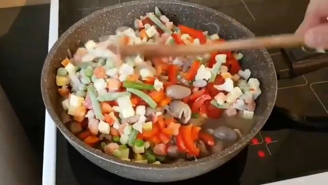 Куриные сердечки с овощами
