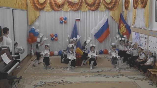 Танец с голубями