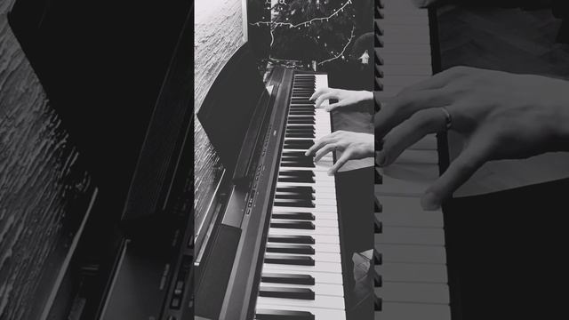 music Piano cover Amelie-Yann Tiersen *playing Kor смотреть онлайн