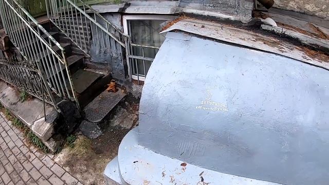 ВАМПИРЫ в Ялте или прогулка по улице СВЕРДЛОВА. КРЫМ. Декабрь 2021 смотреть онлайн