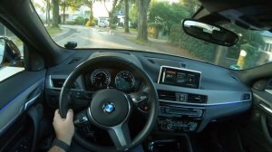 BMW X2 sDrive18i (2019) | POV City Drive