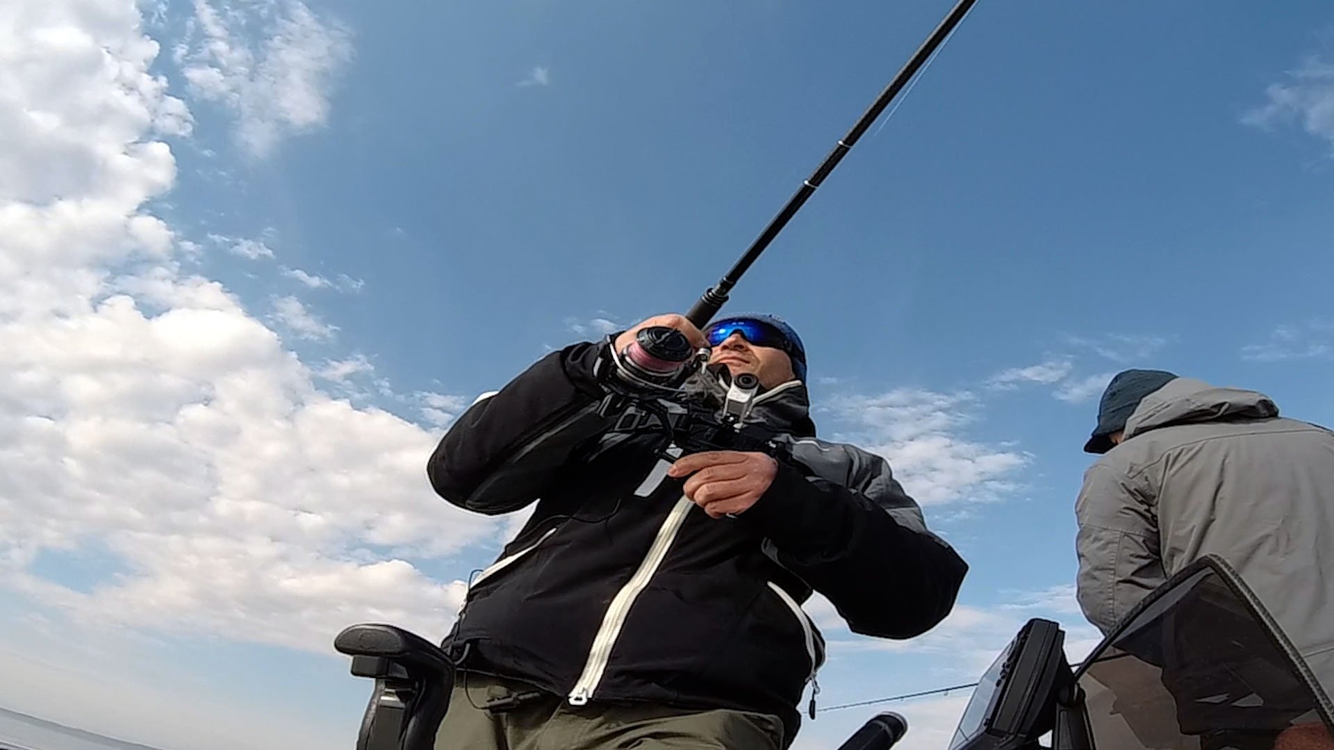 БЕШЕННЫЙ КЛЁВ ПЕРЕД ЗАПРЕТОМ. Спиннинговая ловля с лодки. смотреть онлайн