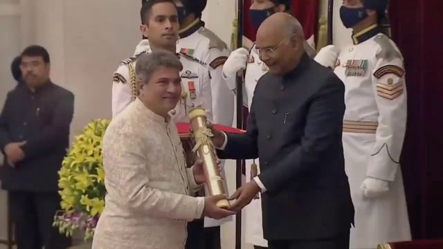 Kangana Ranaut &Karan Johar were among the 119 awardees who received the Padma Shri honour this wee