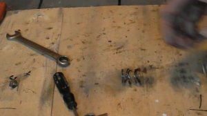 ЧТО ДЕЛАТЬ ЕСЛИ ЛОПНУЛА ПРУЖИНА МЕХАНИЗМА  ВЫБОРА ПЕРЕДАЧ КПП ВАЗ 2109,И КАК ЭТО ЛЕЧИТСЯ???