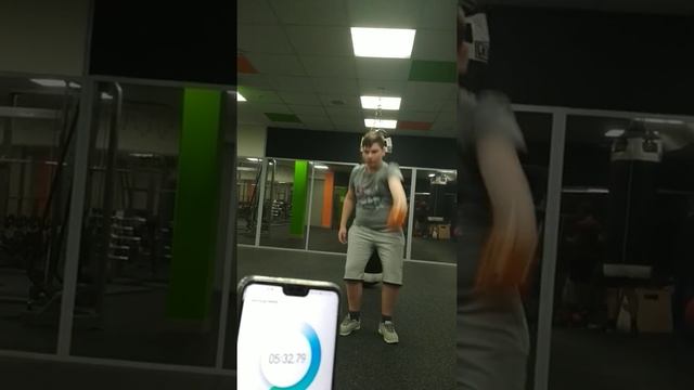 Каулин Андрей. Армейский рывок. Гиря 8 кг. Результат 218 подъёмов. смотреть онлайн