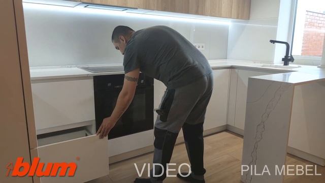 "П"-образная кухня из брендовых материалов !!! Барная стойка на кухне. Фасад FENIX, фурнитура BLUM.