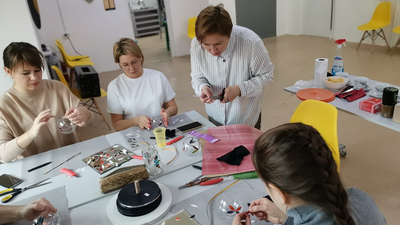 «Вторая жизнь стекла». Югорчан научат создавать арт-объекты из вторсырья