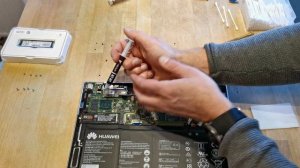 Huawei Matebook X Pro Change SSD Teardown and Repaste CPU GPU