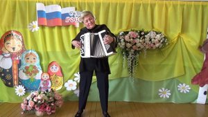Майорова Надежда Фёдоровна «На тот большак», баян