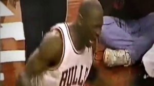 23 Майкл Джордан - Проходы под кольцо.mp4