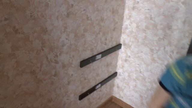 как отвлечь ребенка от Планшета? 11 летний пацан помогает собирать встроенный шкаф! смотреть онлайн