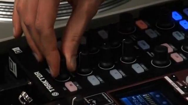 Native Instruments - Traktor Kontrol X1 - Overview (Part 1 Of 7)