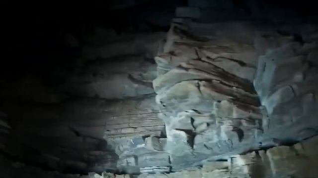 4/6. Сплав / Поход. Река Юрюзань. Идрисовская пещера. Дворец. Наскальные рисунки.