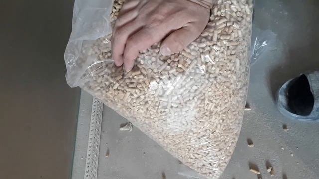 Кошачий наполнитель 15кг за 196р ? Где купить! Прессованные опилки.