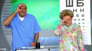 Как на время вернуть зрение. Ищем очки без очков. Жить здорово! Фрагмент выпуска от 25.07.2016