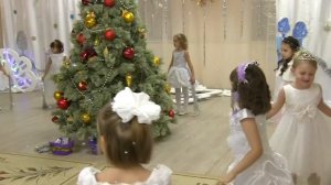 ⛄ ❄ Детский новогодний утренник. Новогодняя сказка в детском саду Карасик 2016.