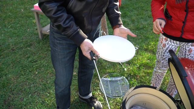 Обзор гриля Камадо Джо и жарим мясо в керамическом гриле. смотреть онлайн