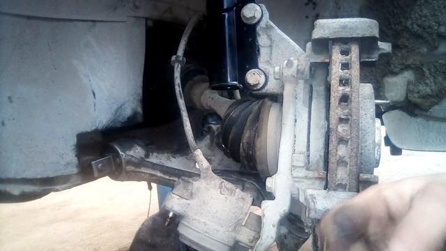 VOLVO s80 передние тормозные колодки - замена своими руками...