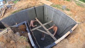 Заливка дна погреба