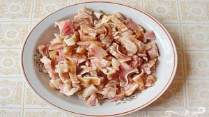 Острая закуска из свиных ушей