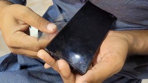Замена экрана Motorola Edge Plus Front Glass Replacement - Rebuilding a Broken Phone!