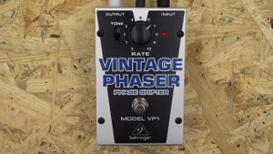 Behringer VP1 Vintage Phaser - EHX Small Stone Clone