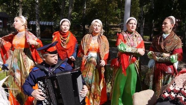 Попурри русских народных песен от вокального ансамбля «Здравица»