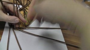 Веревочка из четырех трубочек. Плетение из газетных трубочек