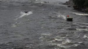 Ротан 600В на Лосевском пороге. На транце 40 лс Тохатсу