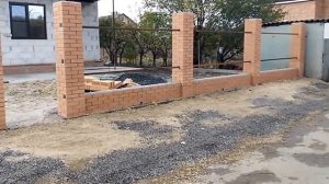 Кирпичные колонны для забора
