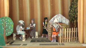 Театр юного актера. Постановка сказки "Теремок" детьми средних групп.