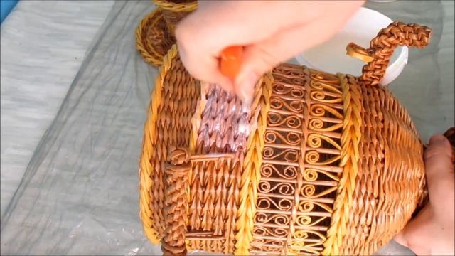 Плетение самовара из газетных трубочек. Урок 10. Как лакировать самовар из газетных трубочек смотреть онлайн