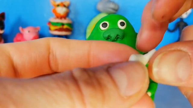 Making Amogus, Mike Wazowski and Surprised Pikachu Memes with Clay. смотреть онлайн