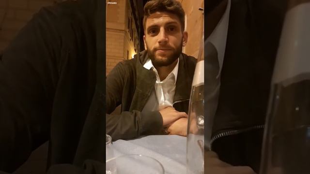 Domenico Berardi: dito medio all'amico Stefano Sensi!