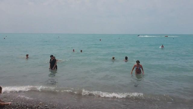 Отдых летом 2022 на море в России. Лазаревское. Польза и вред солнца. Чем полезно море? 22.06.2022 смотреть онлайн