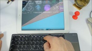 28€ Faltbare Bluetooth Tastatur mit Touchpad von Jelly Comb - Android - iOS - Windows