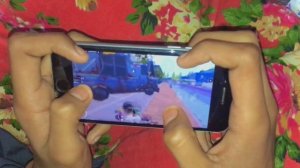 iPhone SE 2020 Pubg Test ? LiVik Solo Vs Squad ❤️ Pubg Mobile Handcam Gameplay In 2024