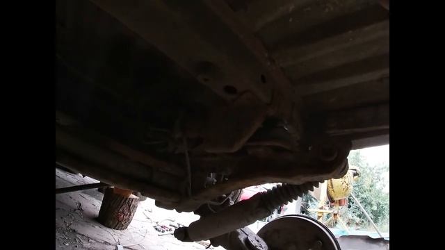 Ситроен Берлинго снимаем балку заднюю.