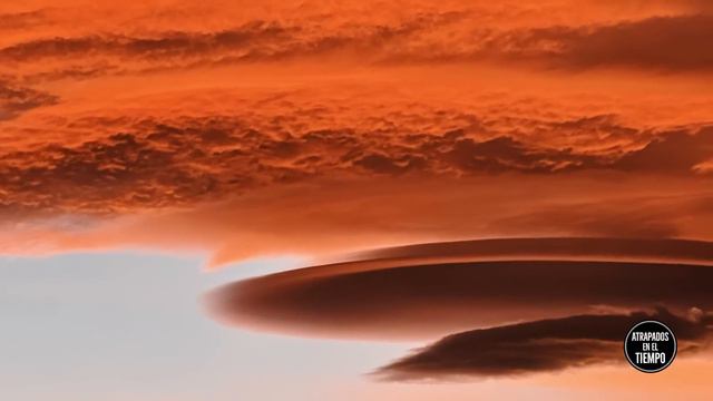 Graban Impresionante OVNI en CDMX ¿Salió de una NUBE? смотреть онлайн