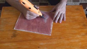 Картина на фанере гравером