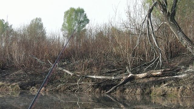 Крупные караси на малой речке ! смотреть онлайн