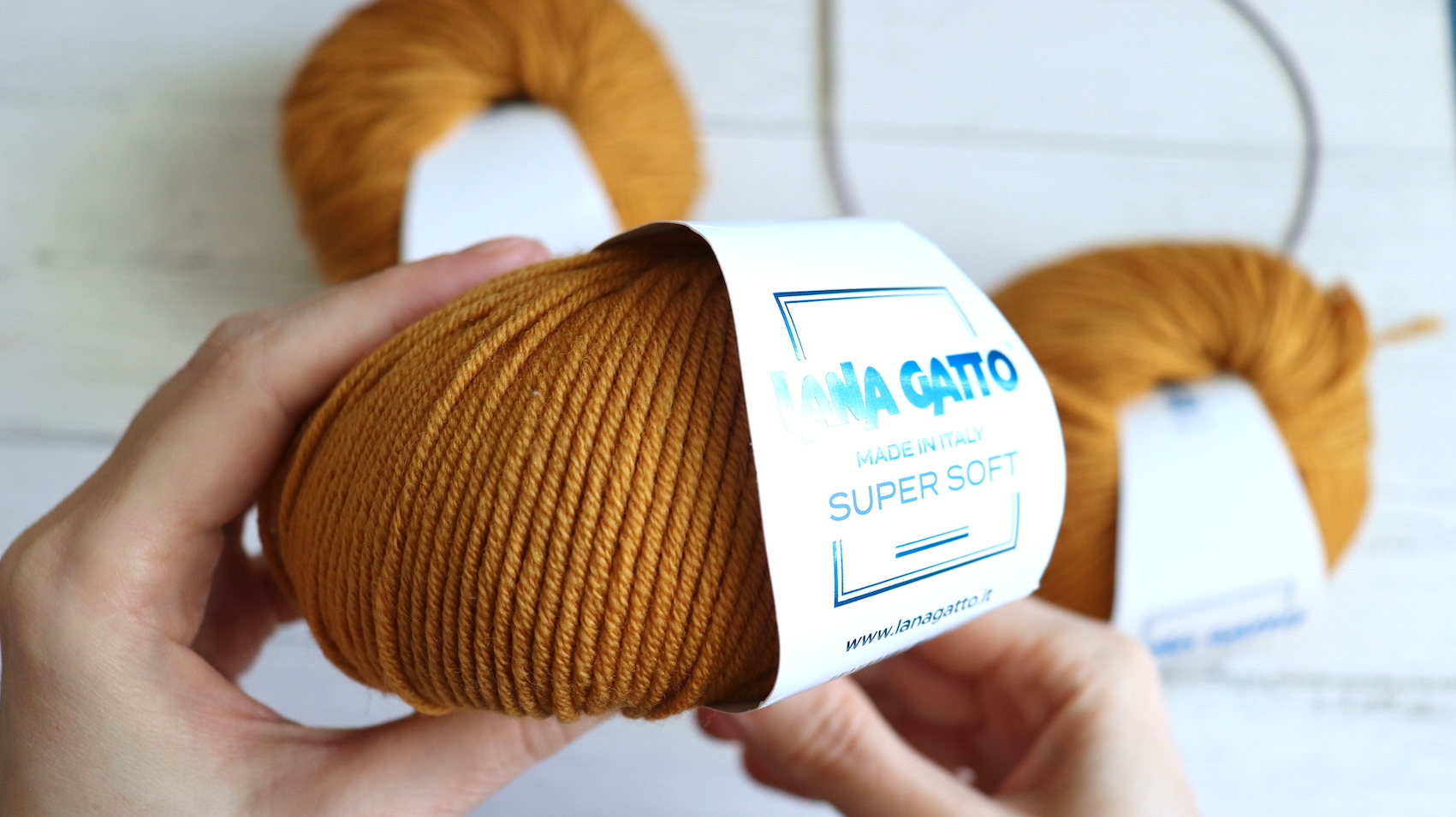 Идеальная пряжа для вязания шапок. Показываю ее в деле смотреть онлайн