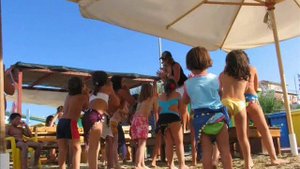 Bagno 10 Vatikaki Rivabella di Rimini video nuovo