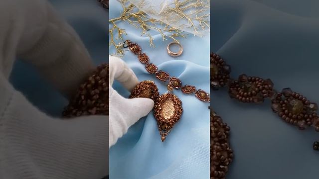 Украшения ручной работы серьги и браслет. Crystal Earrings and bracelet in gold tones.