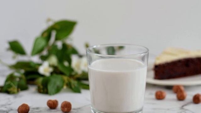 Молоко из фундука смотреть онлайн