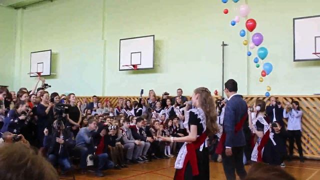 Выпускной в 39 й гимназии Уфа Танец с учебниками смотреть онлайн