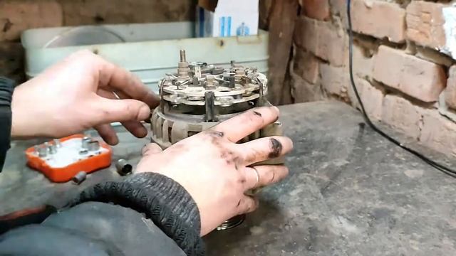 ВАЗ 21099 Ремонт генератора Своїми Руками! Генератор Заспівав!!! Зламав Щітку Реле Регулятора!!!! смотреть онлайн